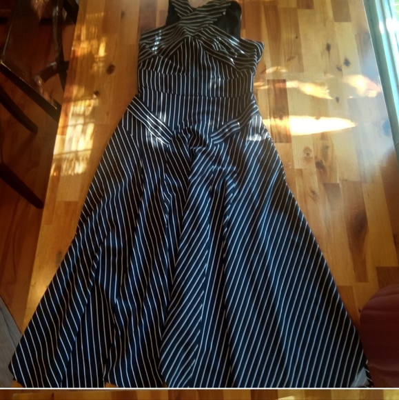 New York & Company dress, pin strip black&white, - Picture 5 of 5